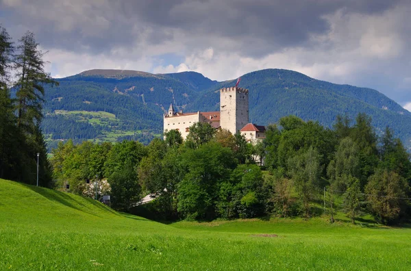 Bruneck Schloss, Italien — Stockfoto