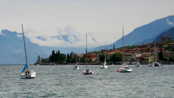 Vista sulla città di Assenza, Lago di Garda — Video Stock