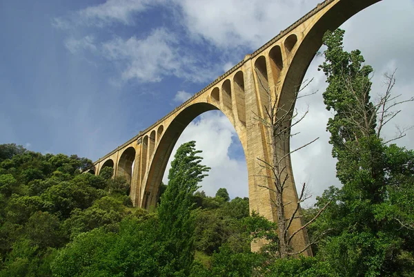 Мост Гуадалупе в Испании — стоковое фото