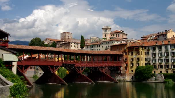 Bassano del Grappa Ponte Vecchio, Kuzey İtalya — Stok video