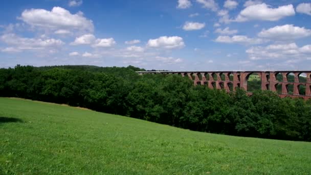 Puente del valle del Goltzsch en Vogtland, Sajonia — Vídeo de stock