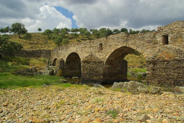 Rzymski most Aliseda — Zdjęcie stockowe