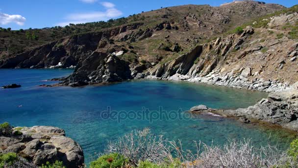 Côte Vermeille, près du Cap Bear en Languedoc-Roussillon en France — Video