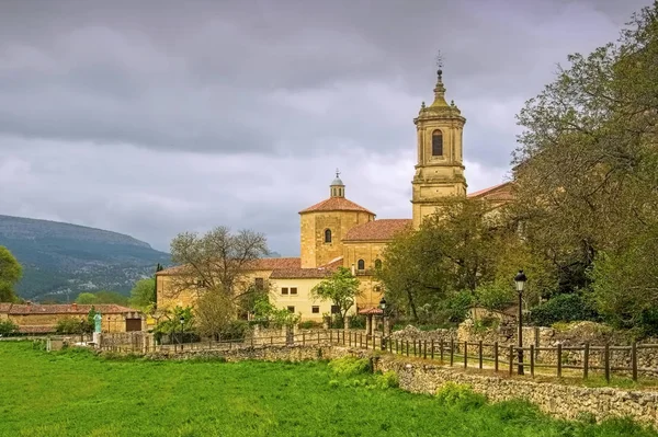 修道院的圣多明各 de 筒仓，在西班牙北部 — 图库照片