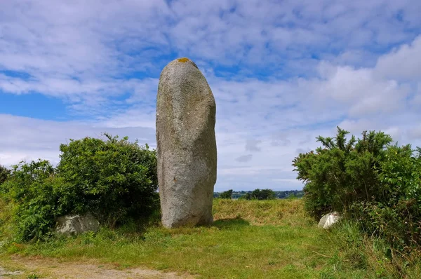 Plouguin Menhir de Lann al Louarn in Finistere — Stock fotografie