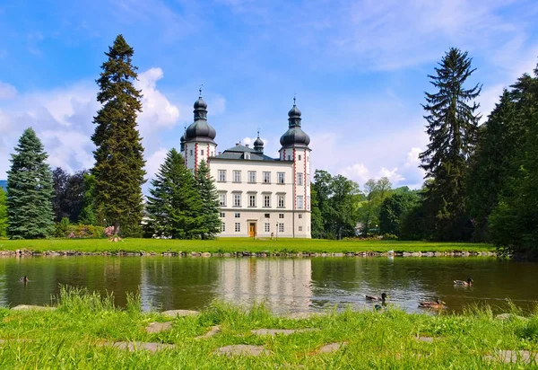 Palácio Vrchlabi em Montanhas Gigantes — Fotografia de Stock