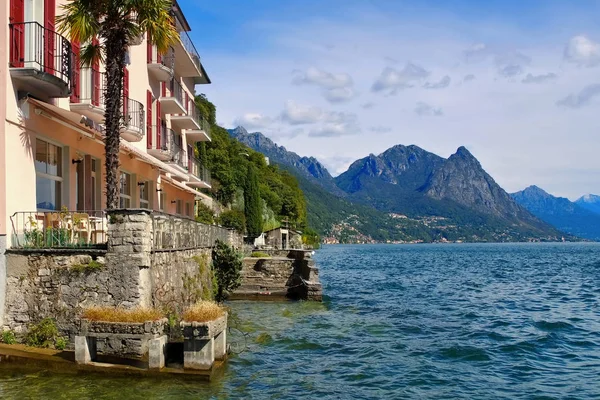 Gandria pequeño pueblo en el lago Lugano — Foto de Stock