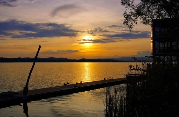 Puesta de sol del Lago di Varese —  Fotos de Stock