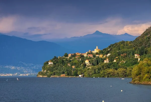 Pino sulla Sponda del Lago Maggiore on lake Lago Maggiore — Stock Photo, Image