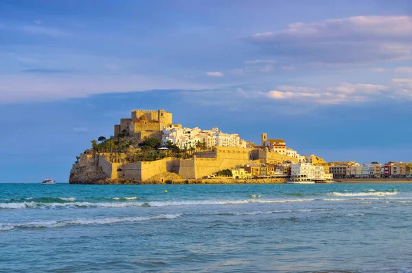 Peniscola village,view with white houses and old castle — Stock Photo, Image