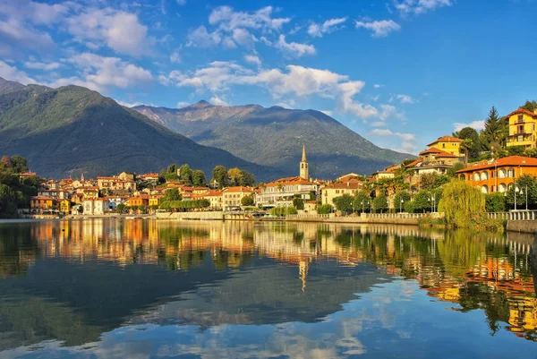 Mergozzo on lake Lago Maggiore — Stock Photo, Image