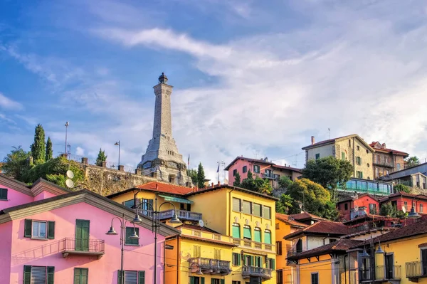 Besozzo monument över fallna, Monumento ai Caduti — Stockfoto