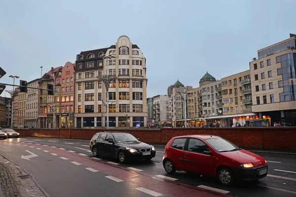 Tráfico en la calle Wroclaw — Foto de Stock