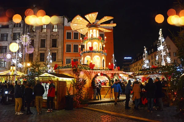 Vánoční trhy v tržního náměstí ve Vratislavi — Stock fotografie