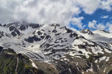 Kafkas Sıradağları yukarıdan izlendi