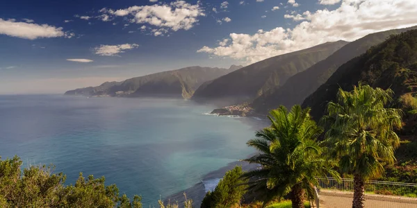 Punto di vista sulla costa nord di Madeira — Foto Stock