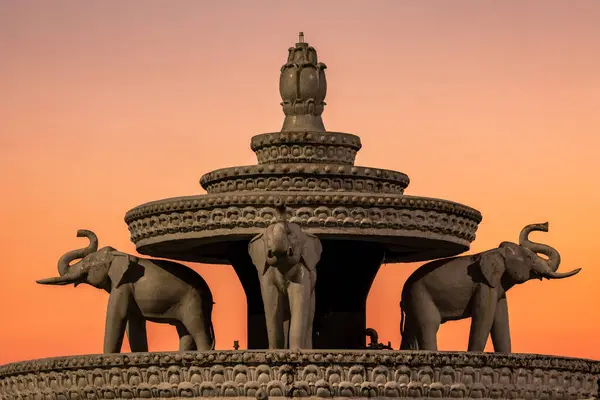 Elefantenbrunnen Bei Sonnenuntergang Yangon Myanmar — Stockfoto