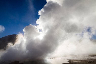 El Tatio, Atacama Çölü, Şili 'de gayzer patlaması