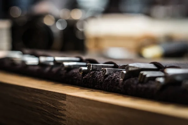 Deri çalışma araçları kapatın