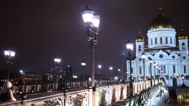 Kurtarıcı İsa Katedrali gece görünümü