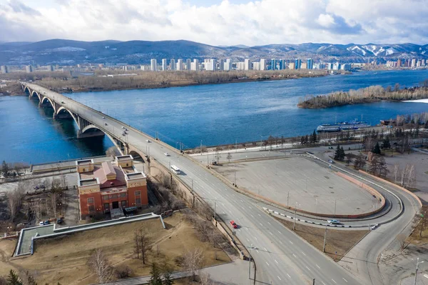 Krasnoyarsk 'taki karantina modu. Boş sokaklar