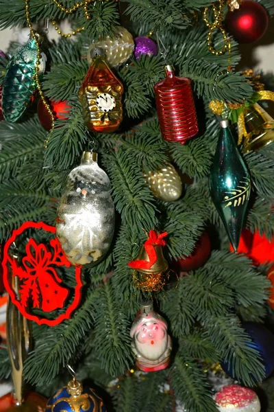 Boże Narodzenie Nowy Rok Wystrój Starych Zabawek Drzewie Zimowy Urlop — Zdjęcie stockowe