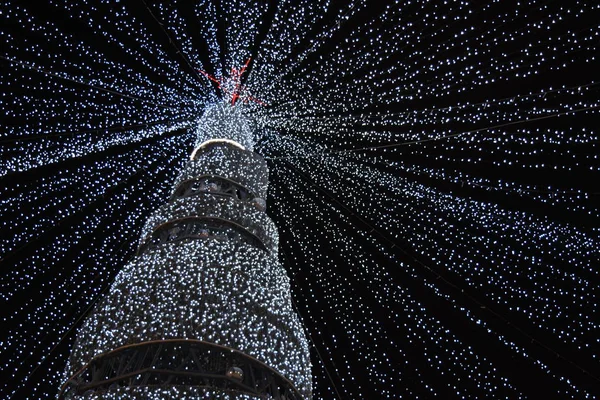 Árbol Decoraciones Navidad Año Nuevo Una Calle Nocturna Vacaciones Invierno — Foto de Stock