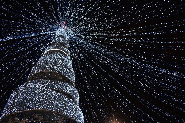 Árbol Decoraciones Navidad Año Nuevo Una Calle Nocturna Vacaciones Invierno — Foto de Stock