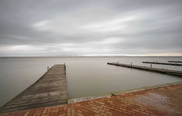 Storm over Albufera with pier, perspective, Valencia — Stock Photo, Image
