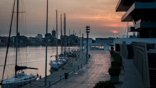 Valencia marina, zaman atlamalı gün batımında — Stok video