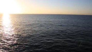 gün batımında yelken