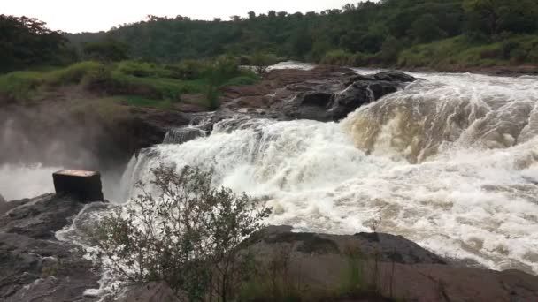 Top van Murchison falls in super slow motion — Stockvideo