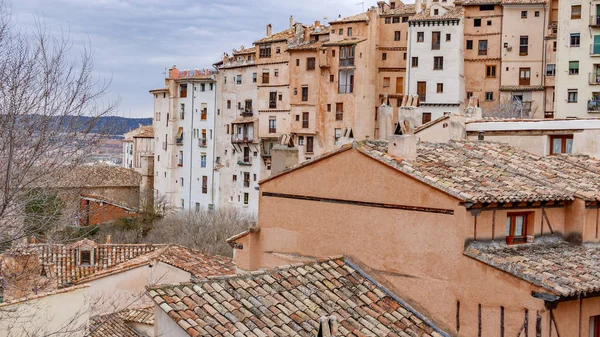 Cuenca vieille ville perspective des façades de la maison — Photo