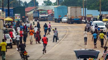 Walkind Afrika Road