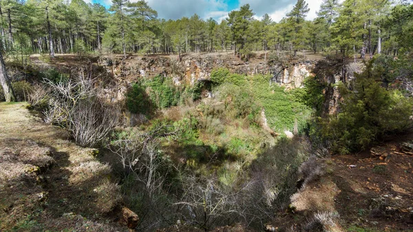 Flickvän slukhål i Cuenca — Stockfoto