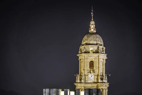 Katedra w Maladze tower w nocy — Zdjęcie stockowe