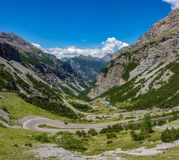 Serpantin road, Bormio Stelvio pası görünümünü