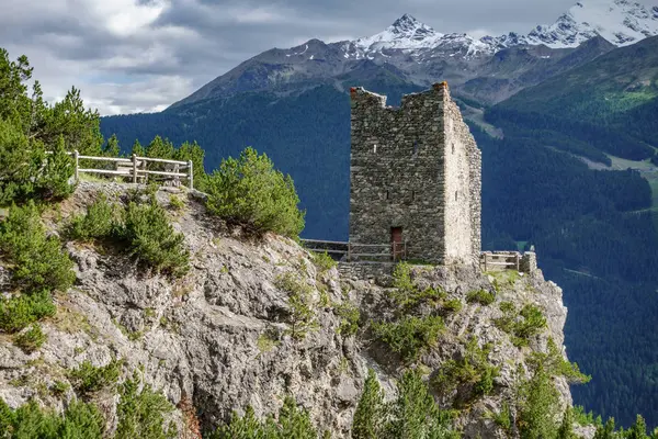 Valtellina içinde kule Fraele — Stok fotoğraf