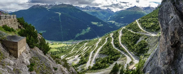 Torri di Fraele salita panoramica, attrazione turistica in Valtellina — Foto Stock