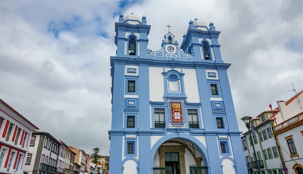 Gevel van de kerk in Angra do Alkmaar, eiland van Terceira, Azoren — Stockfoto