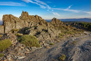 Kayaların arasında güzel parça