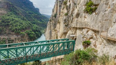 El Caminito del Rey patika, tren demir köprü ile son bölümü
