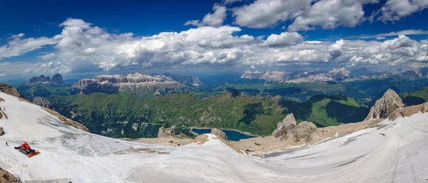 Marmolada 从白云石山脉的巨大全景 — 图库照片