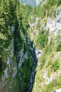 Yol boyunca Serrai di Sottoguda gorge, Marmolada, üstten görünüm