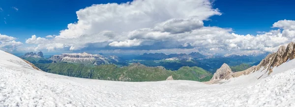 Dolomites manzarası panorama Marmolada buzul üzerinden — Stok fotoğraf