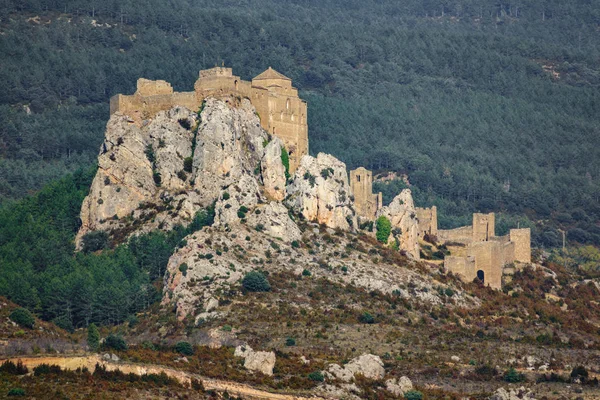 Castello medievale di Loarre sulle rocce — Foto Stock