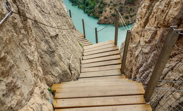 Niebezpieczny szlak na pionowej ścianie, El Caminito del Rey — Zdjęcie stockowe