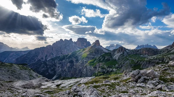 Tre Cime di Lavaredo circular track at dusk — Stock Photo, Image