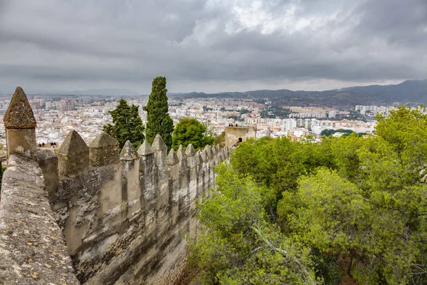 Malaga kale ve şehir manzarası — Stok fotoğraf