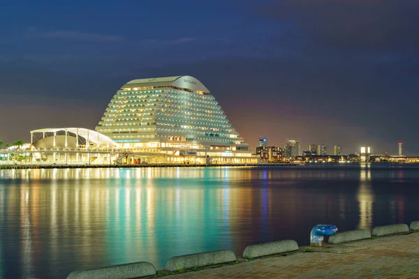 KOBE, JAPÃO - 3 de junho de 2015: Hotel Kobe Oriental no Porto de Kobe em Kobe, Japão . — Fotografia de Stock